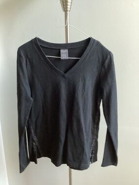 V-neck sweatshirt with side stripe feature
